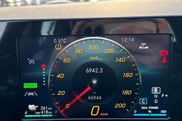 Hvid Mercedes EQA250+ fra 2023