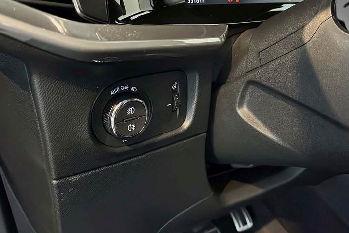 Sort Opel Mokka-e fra 2023