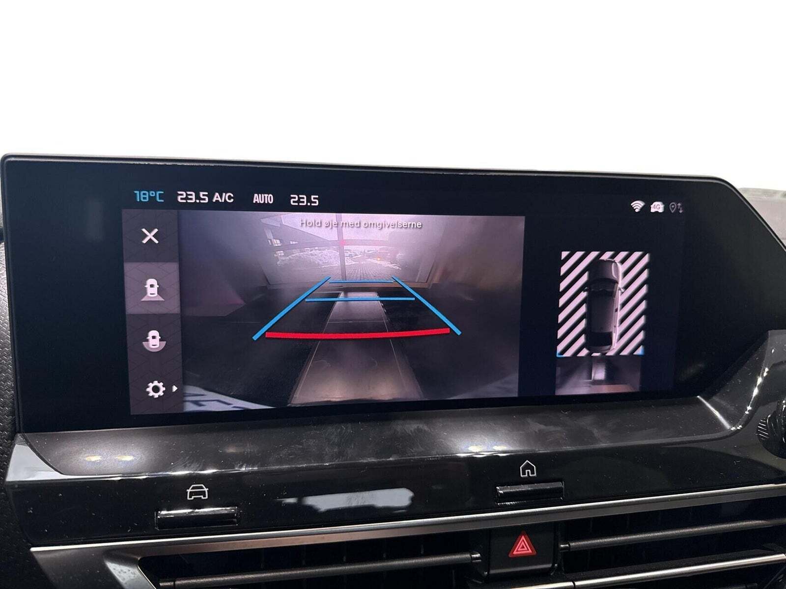 Grå Citroën ë-C4 X fra 2023