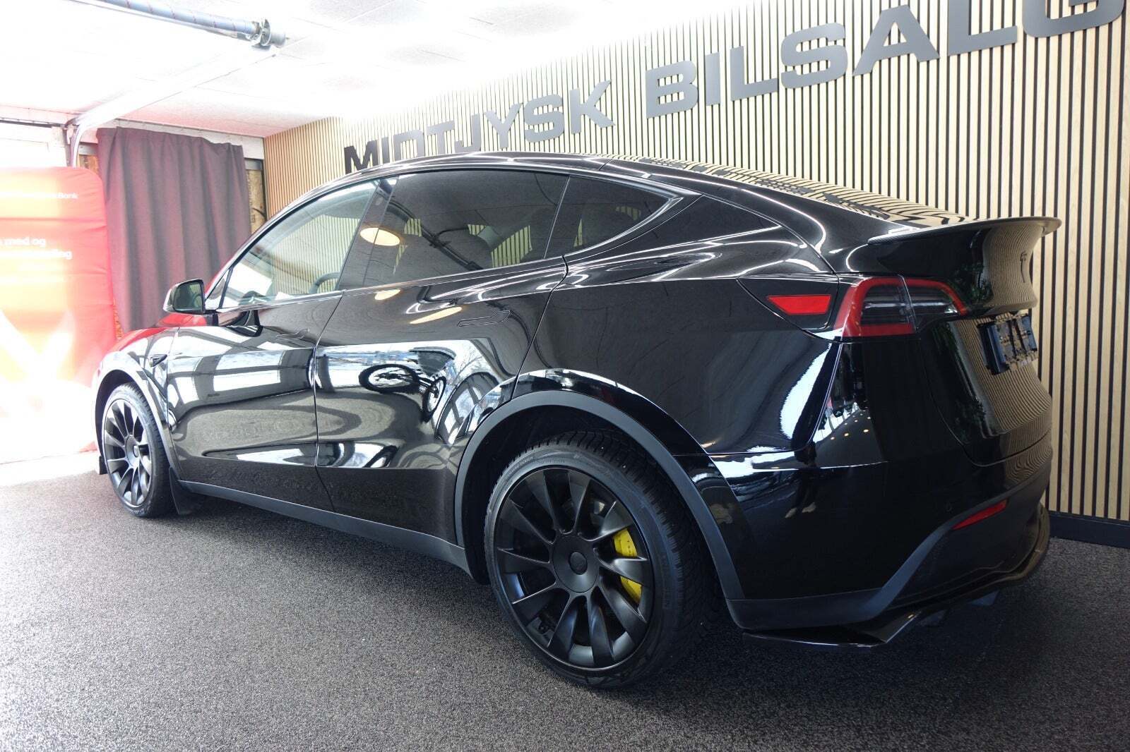 Tesla Model Y Long Range AWD