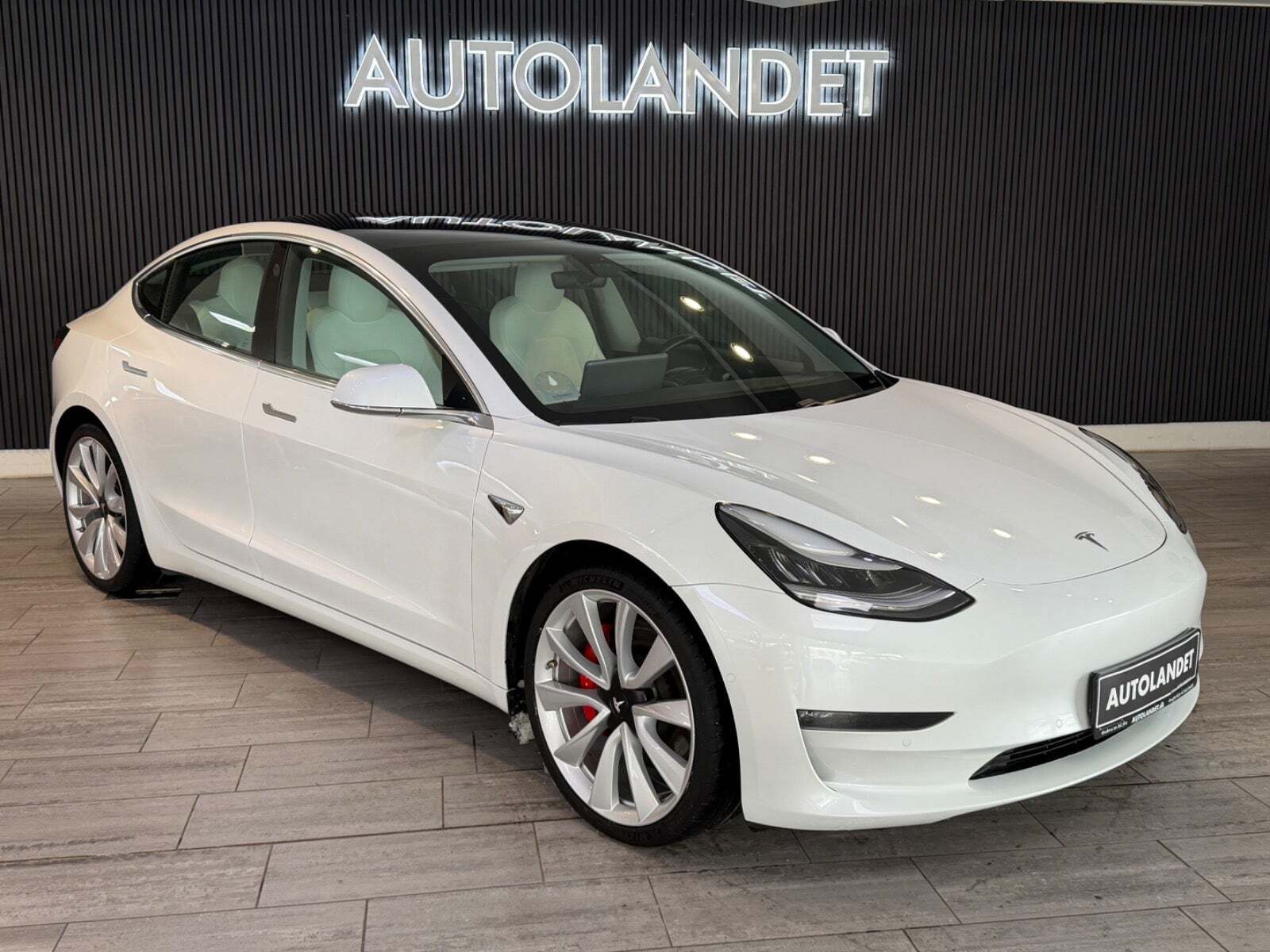 Tesla Model 3 Performance AWD