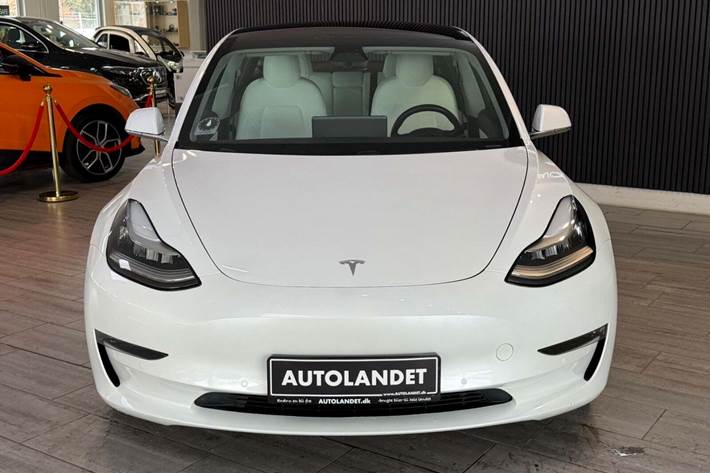 Hvid Tesla Model 3 fra 2019