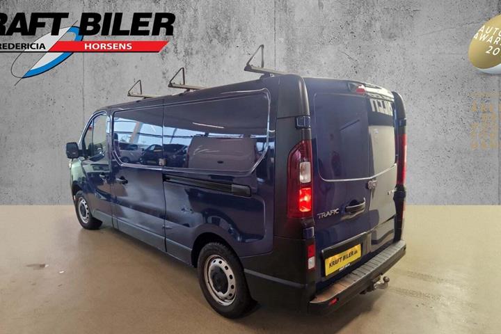 Blå Renault Trafic fra 2022