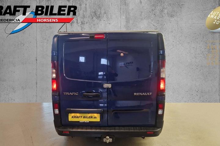 Blå Renault Trafic fra 2022