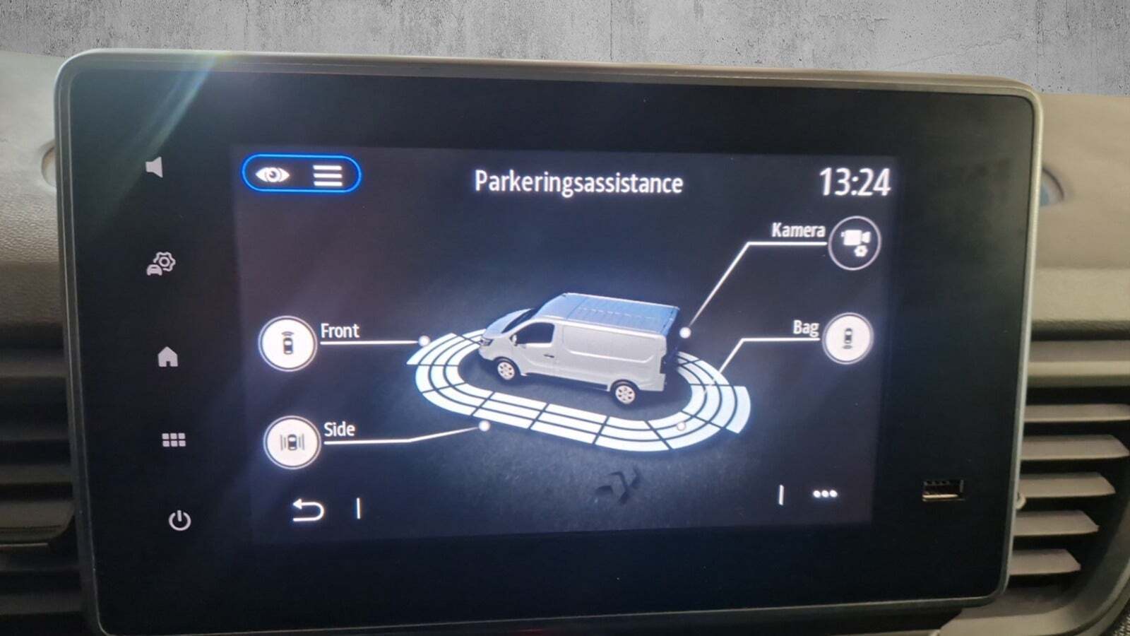 Blå Renault Trafic fra 2022