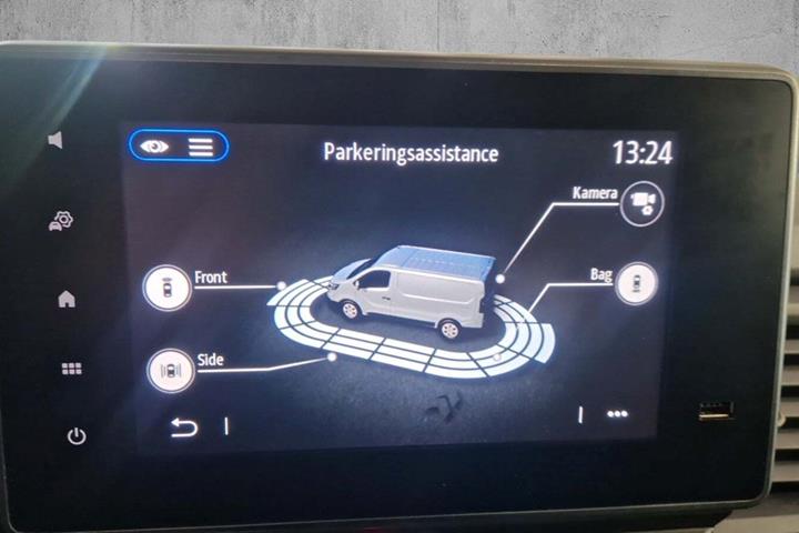 Blå Renault Trafic fra 2022