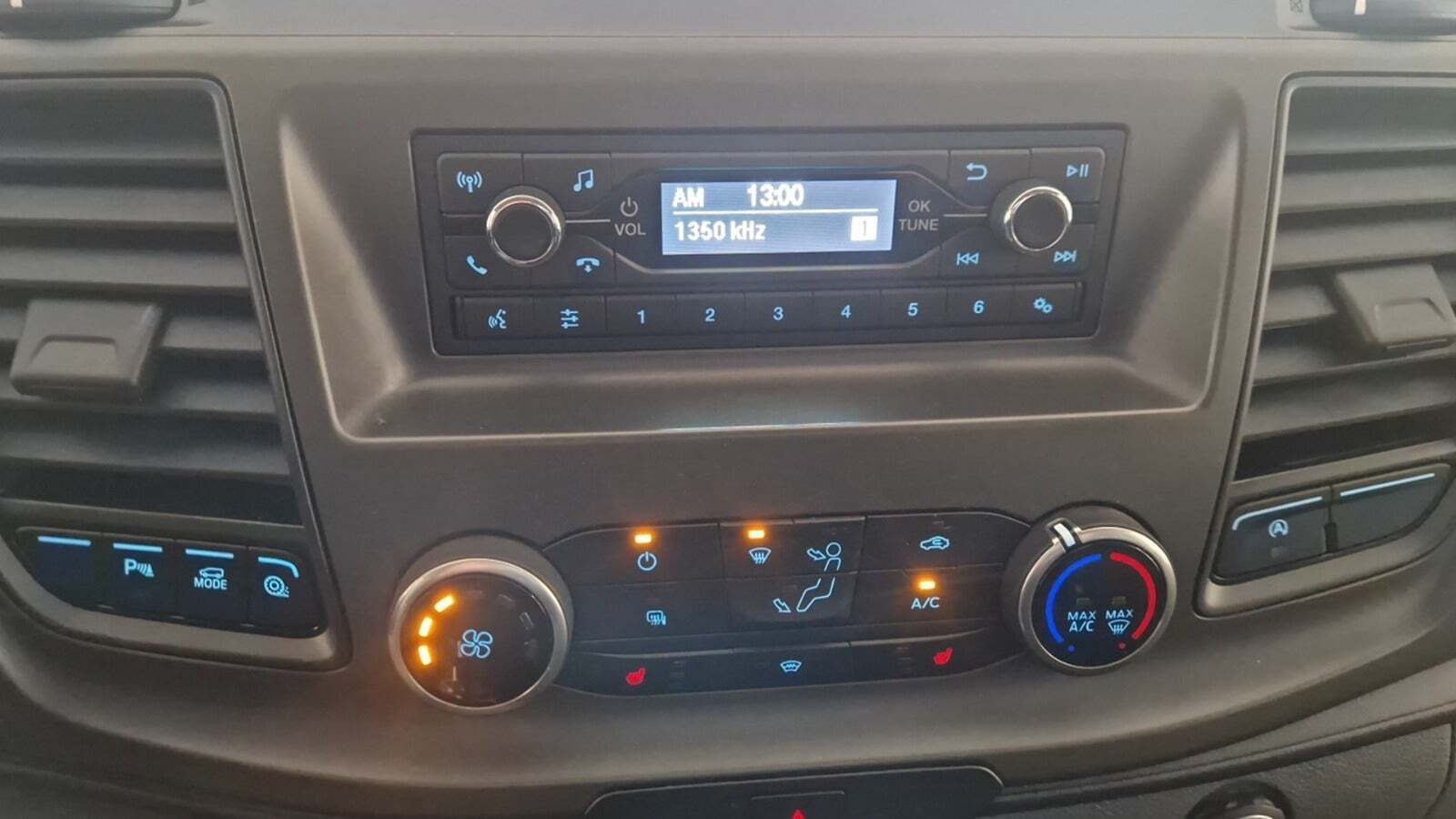 Hvid Ford Transit Custom 320S fra 2021