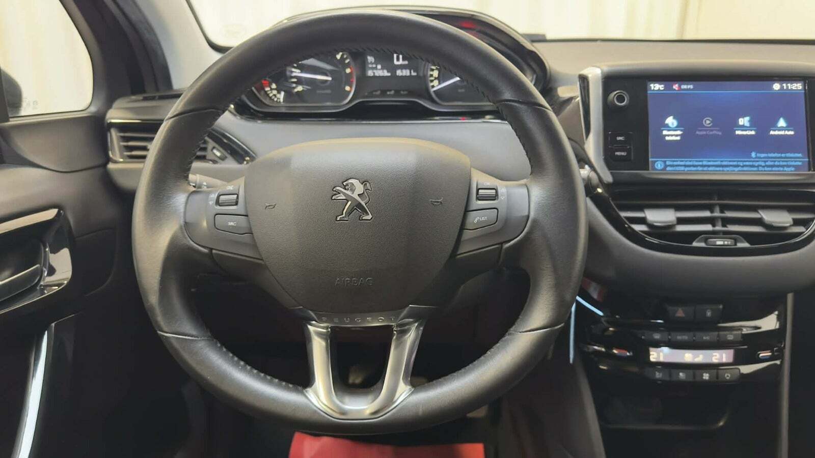 Sort Peugeot 208 fra 2018