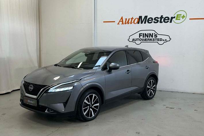 Grå Nissan Qashqai fra 2022 set udefra