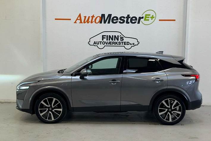 Grå Nissan Qashqai fra 2022