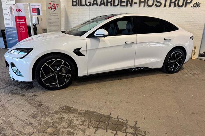 Hvid BYD Seal fra 2025