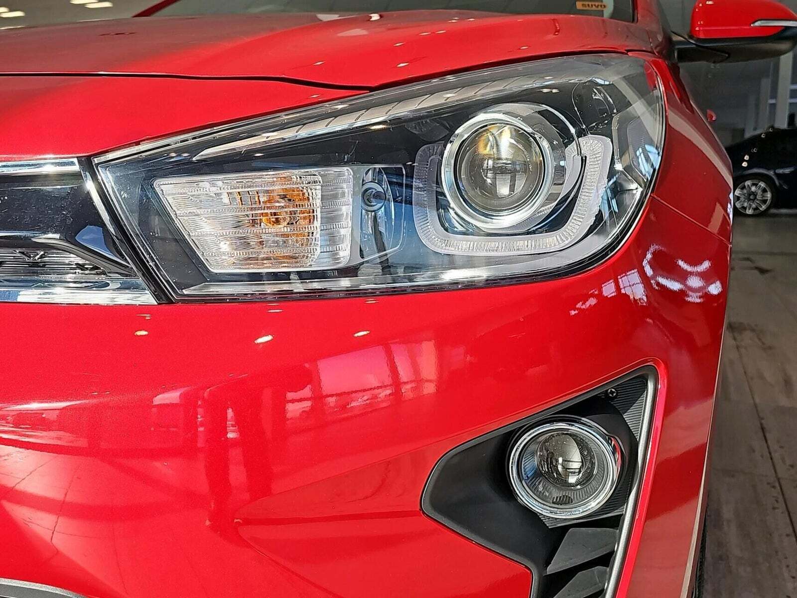 Rød Kia Rio fra 2022