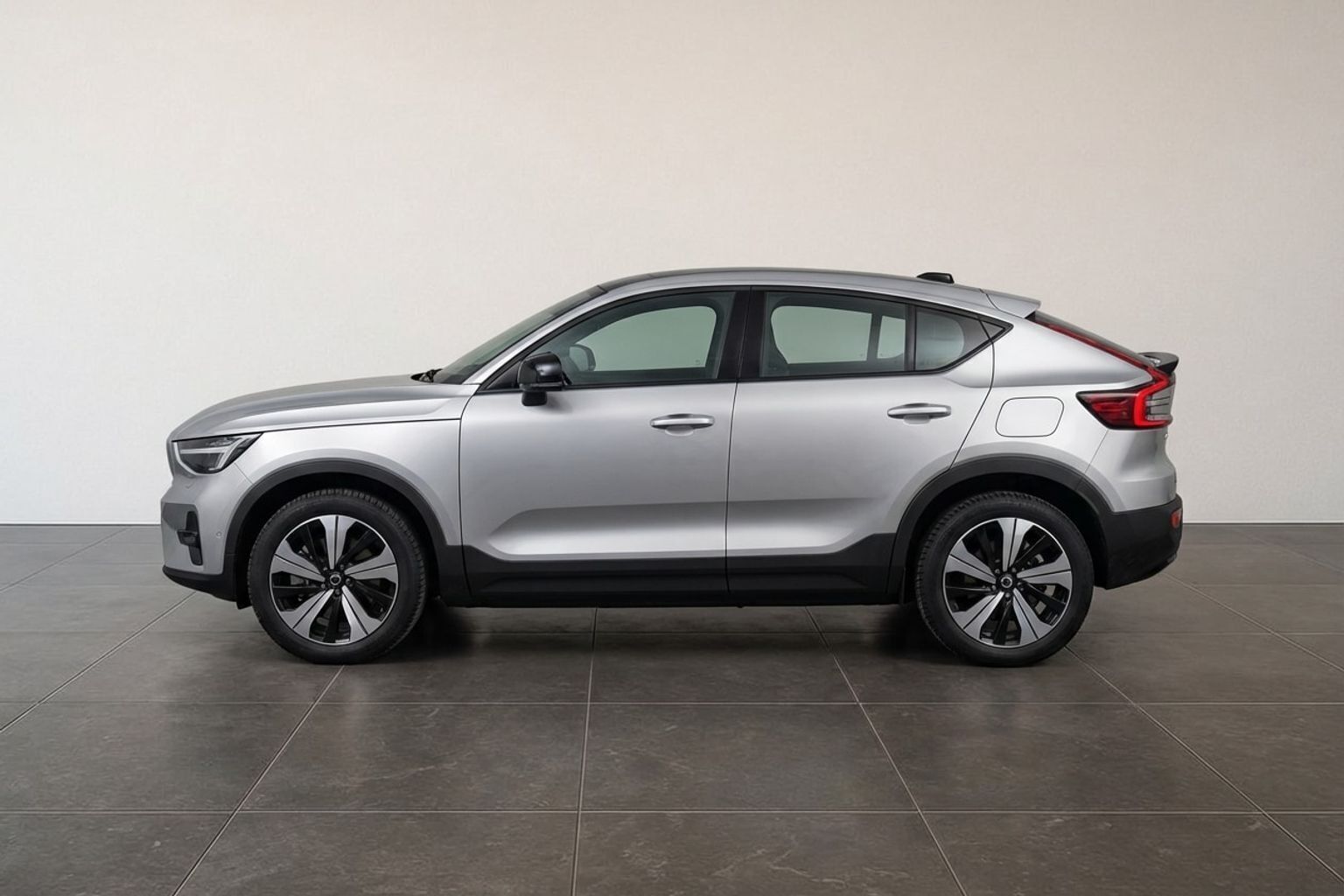 Volvo C40 P6 Recharge Plus 231HK 4d Aut.