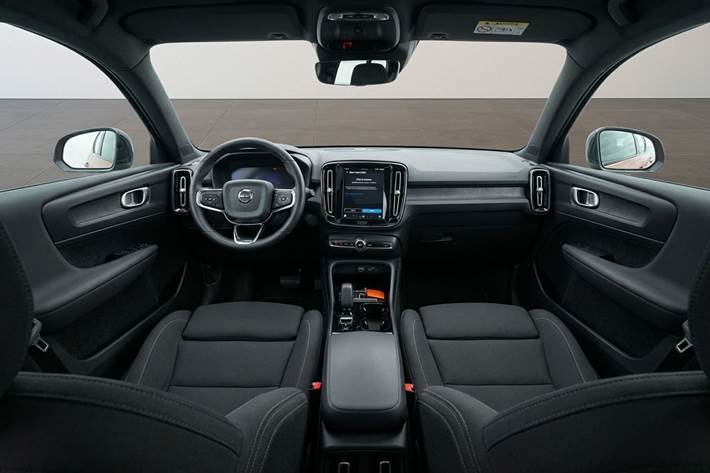 Sølv Volvo C40 fra 2023