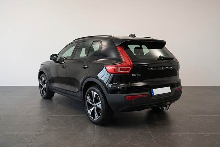 Sort Volvo XC40 fra 2020