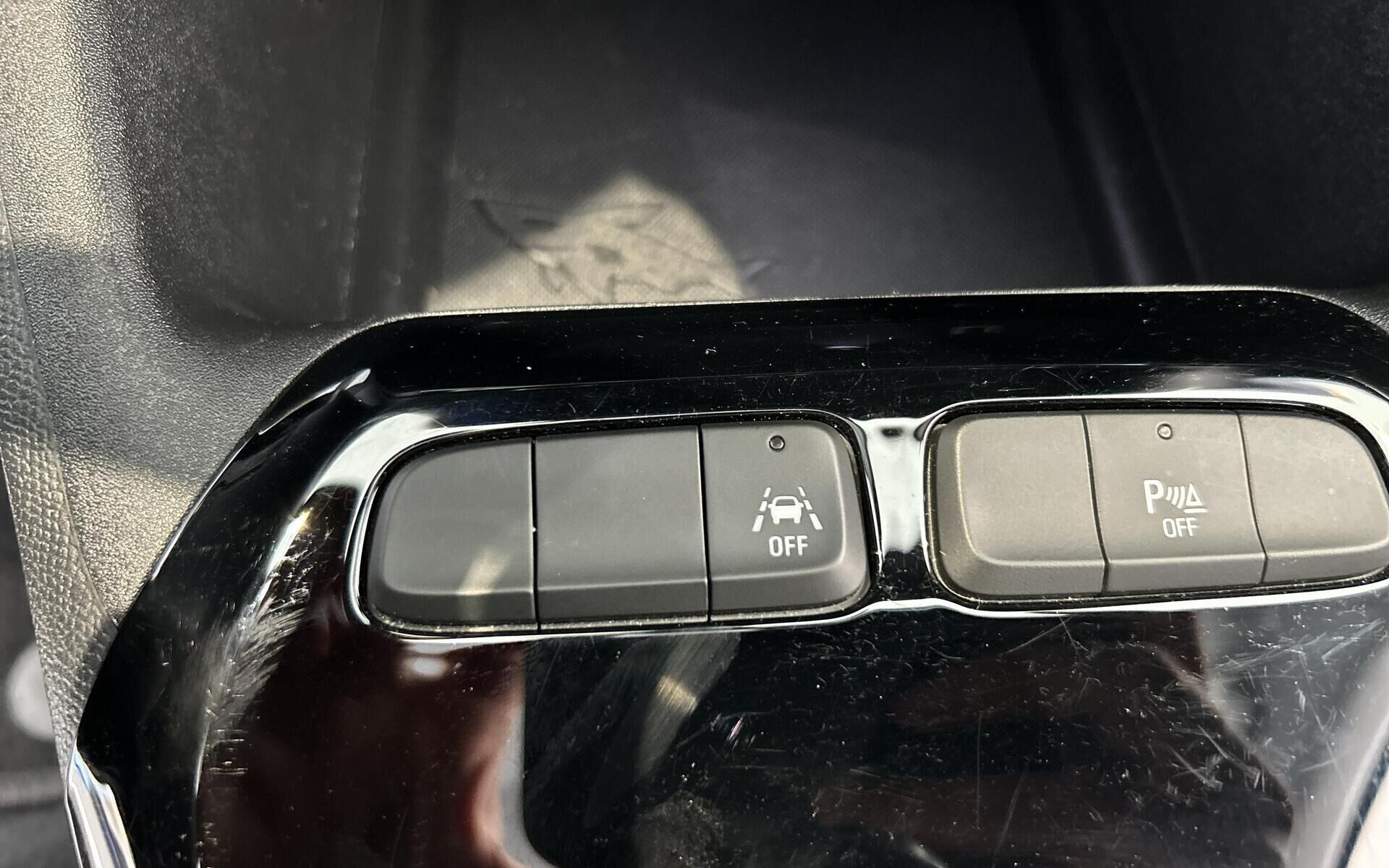 Blå Opel Corsa-e fra 2020