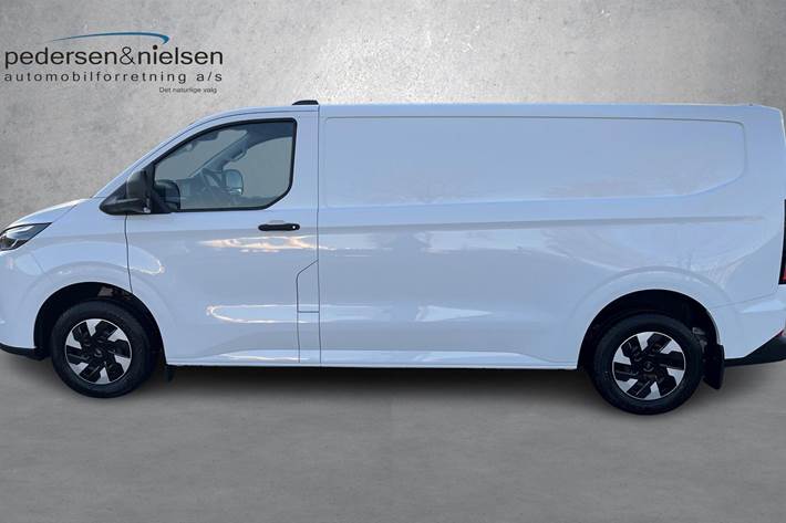 Hvid Ford E-Transit Custom fra 2025