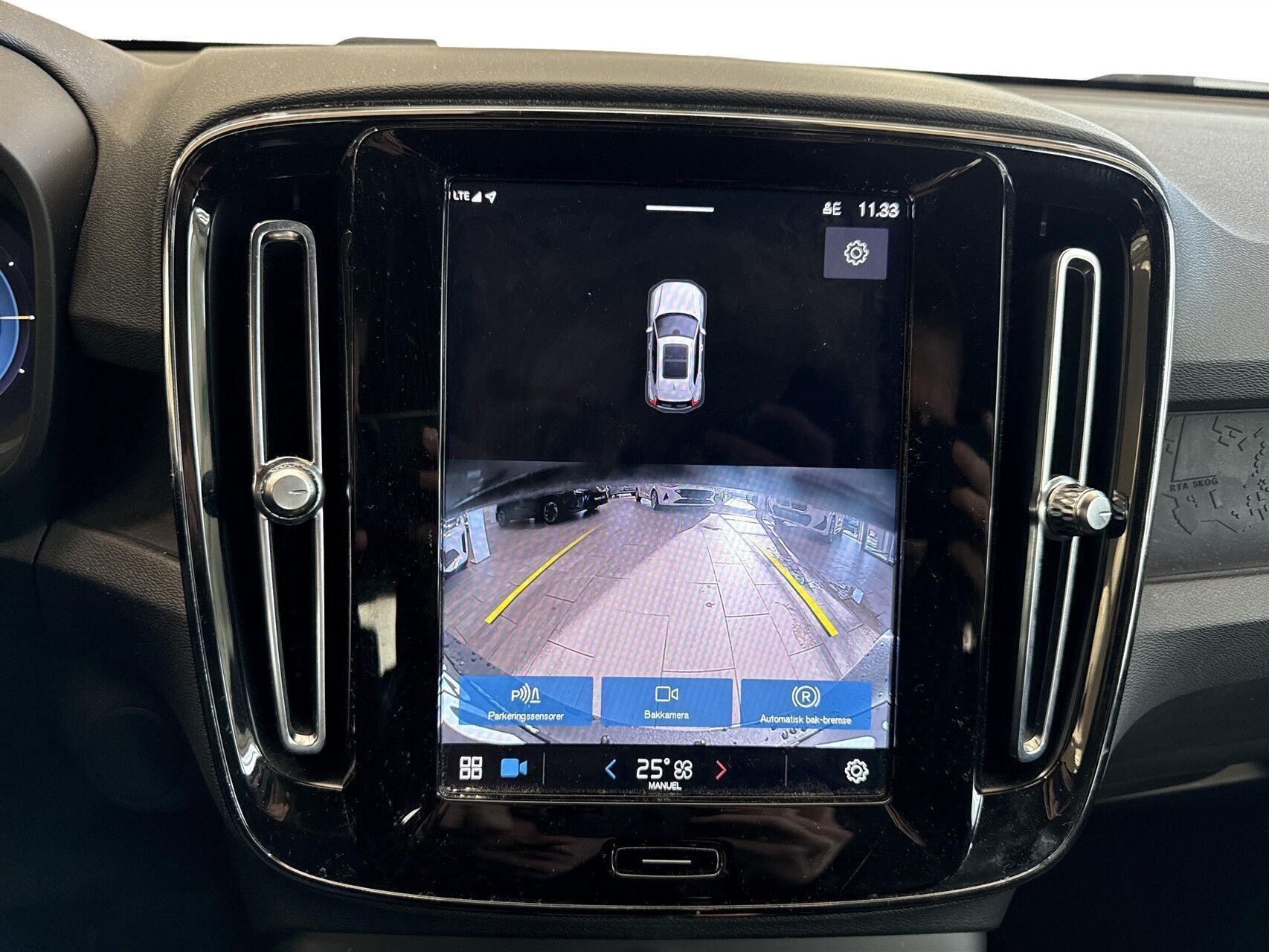 Sort Volvo XC40 fra 2023