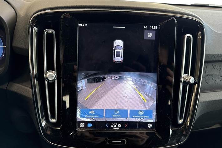 Sort Volvo XC40 fra 2023