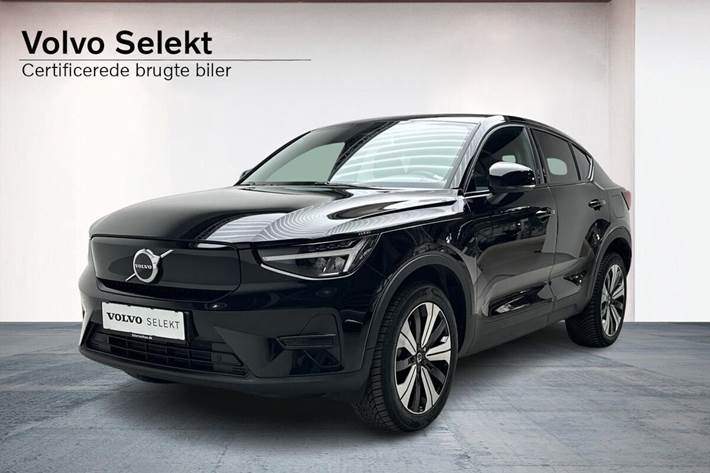Sort Volvo C40 fra 2022 set udefra