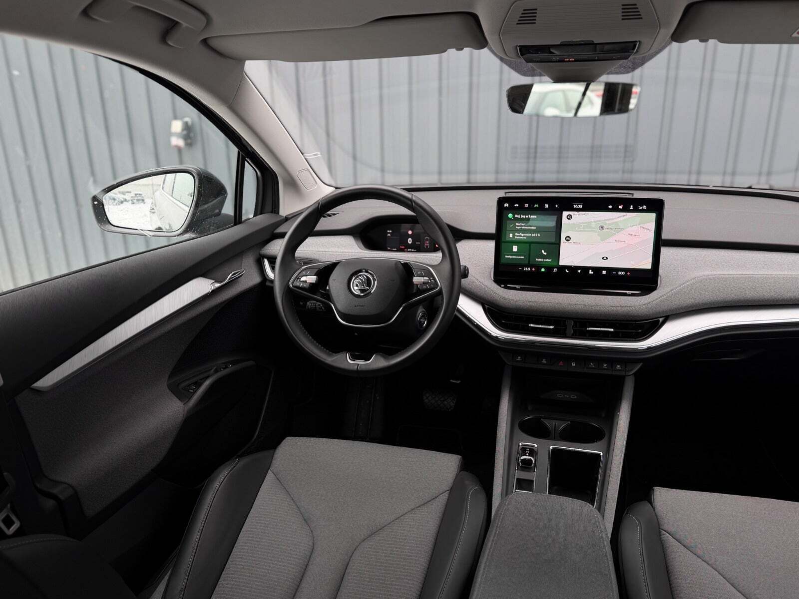 Grå Skoda Enyaq fra 2025