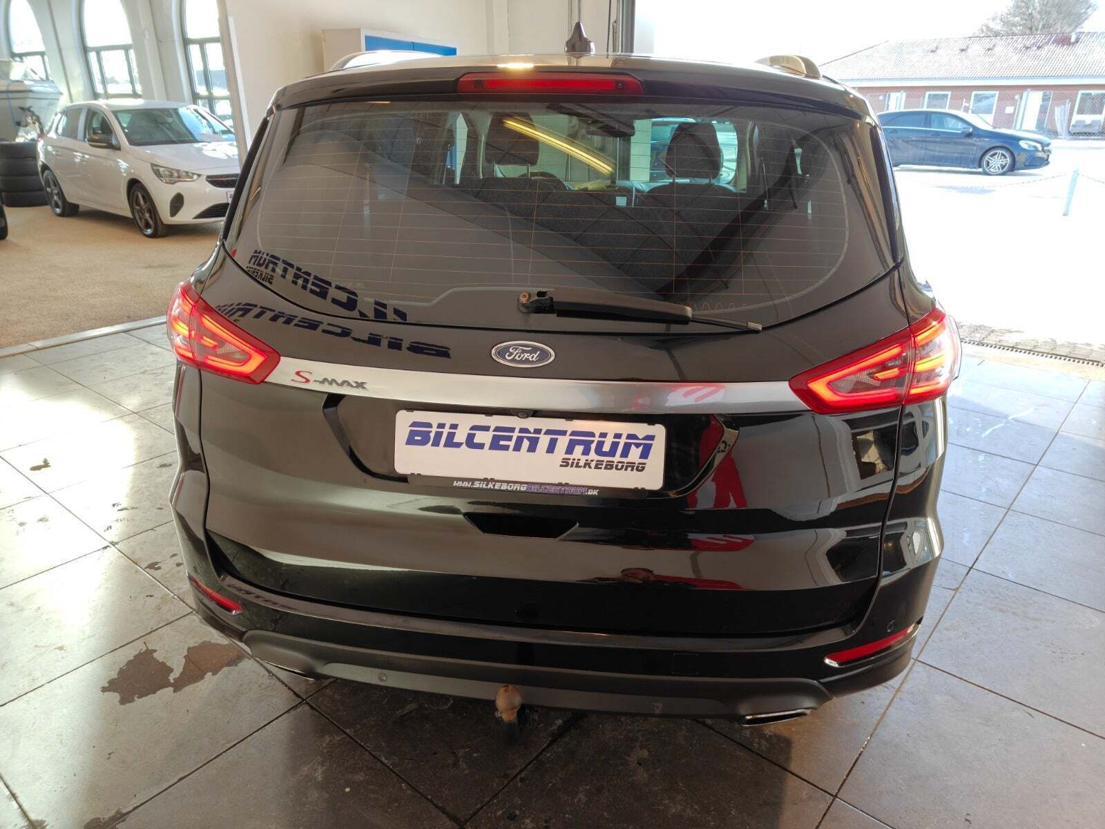 Sort Ford S-MAX fra 2020