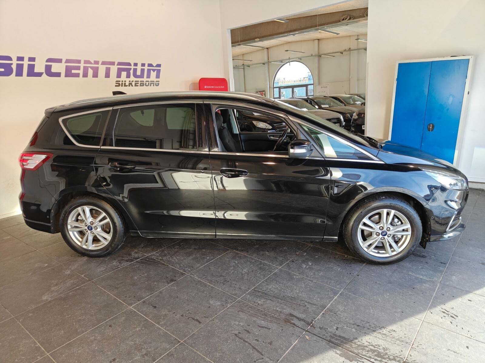 Sort Ford S-MAX fra 2020