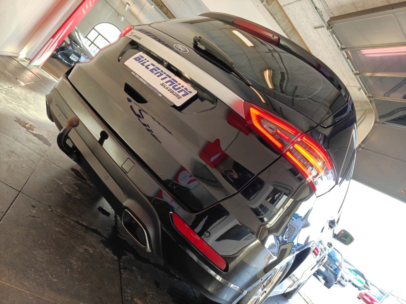 Sort Ford S-MAX fra 2020