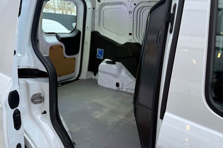 Hvid Ford Transit Courier fra 2020