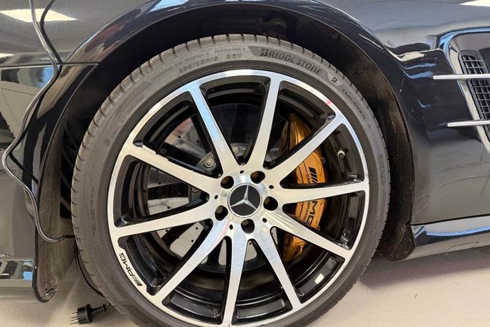 Sort Mercedes SL63 fra 2012