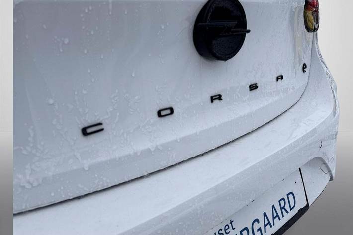 Hvid Opel Corsa-e fra 2024
