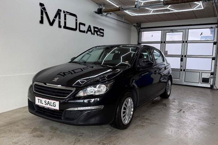 Sort Peugeot 308 fra 2014 set udefra