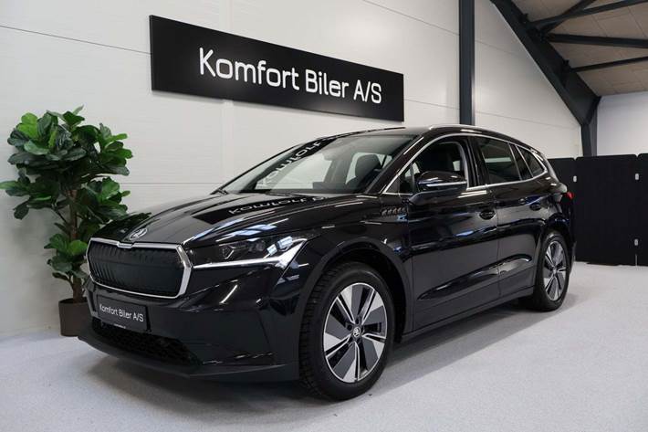 Sort Skoda Enyaq fra 2022 set udefra