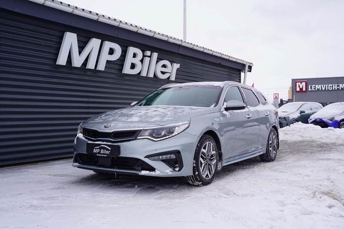 Blå Kia Optima fra 2019 set udefra