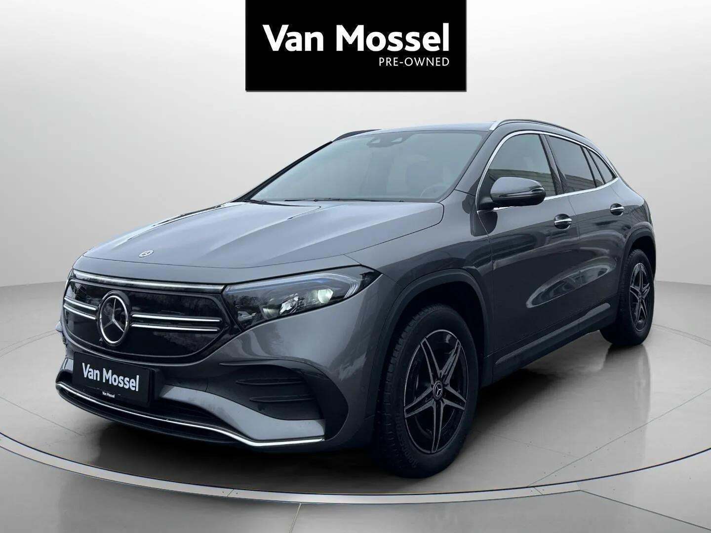 Grå Mercedes EQA250+ fra 2023 set udefra