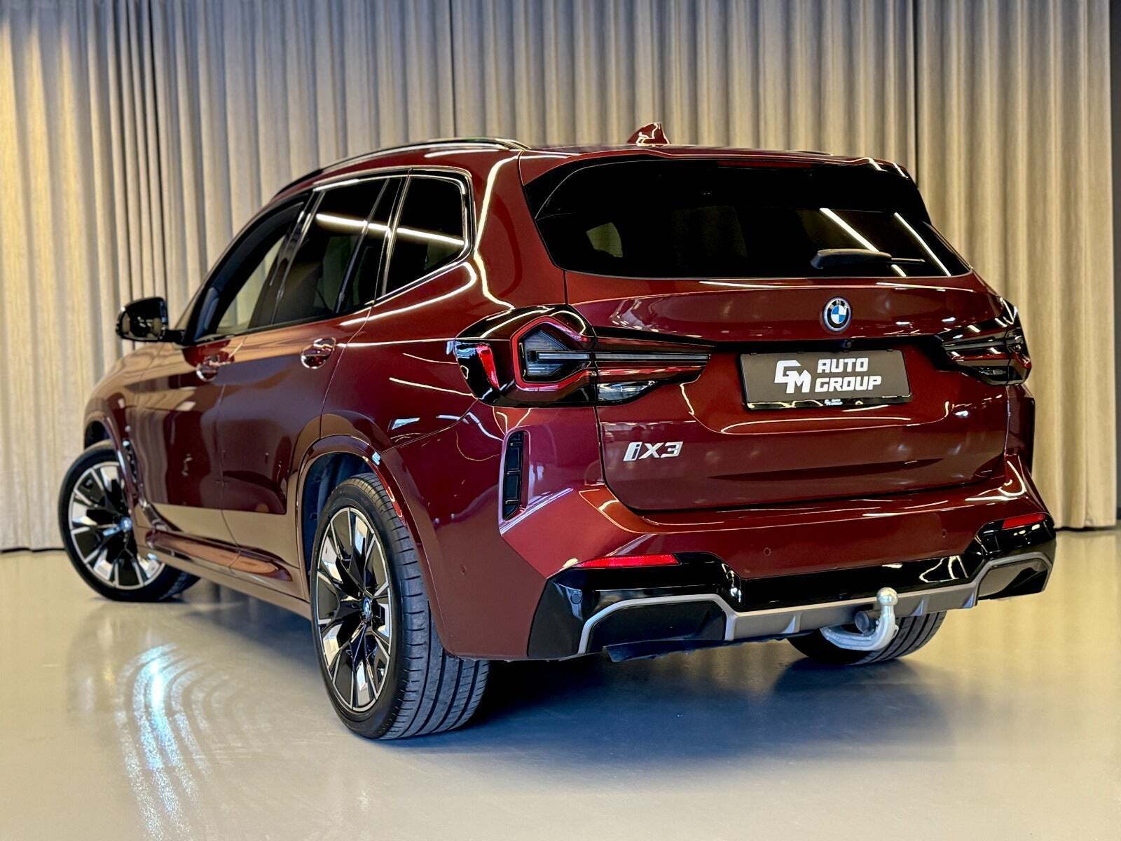 Rød BMW iX3 fra 2022