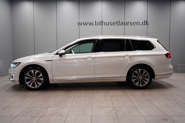 Hvid VW Passat fra 2016