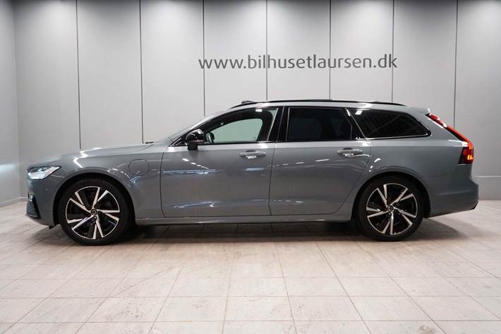 Grå Volvo V90 fra 2022