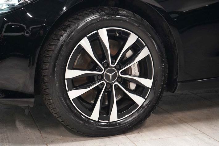 Sort Mercedes C300 e fra 2022