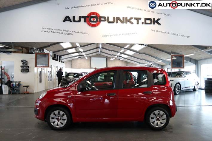 Rød Fiat Panda fra 2016