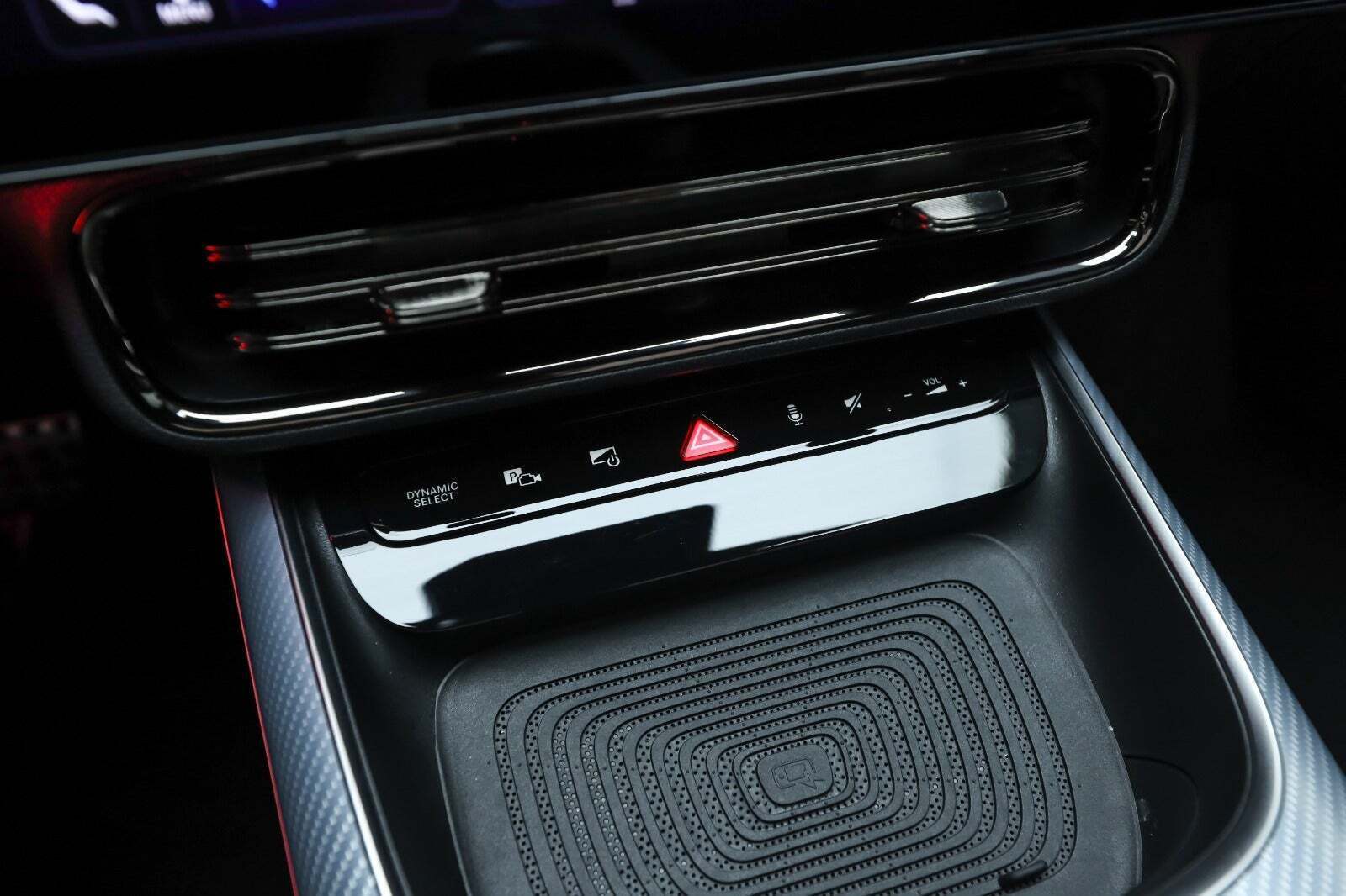 Sort Mercedes CLA250+ fra 2025