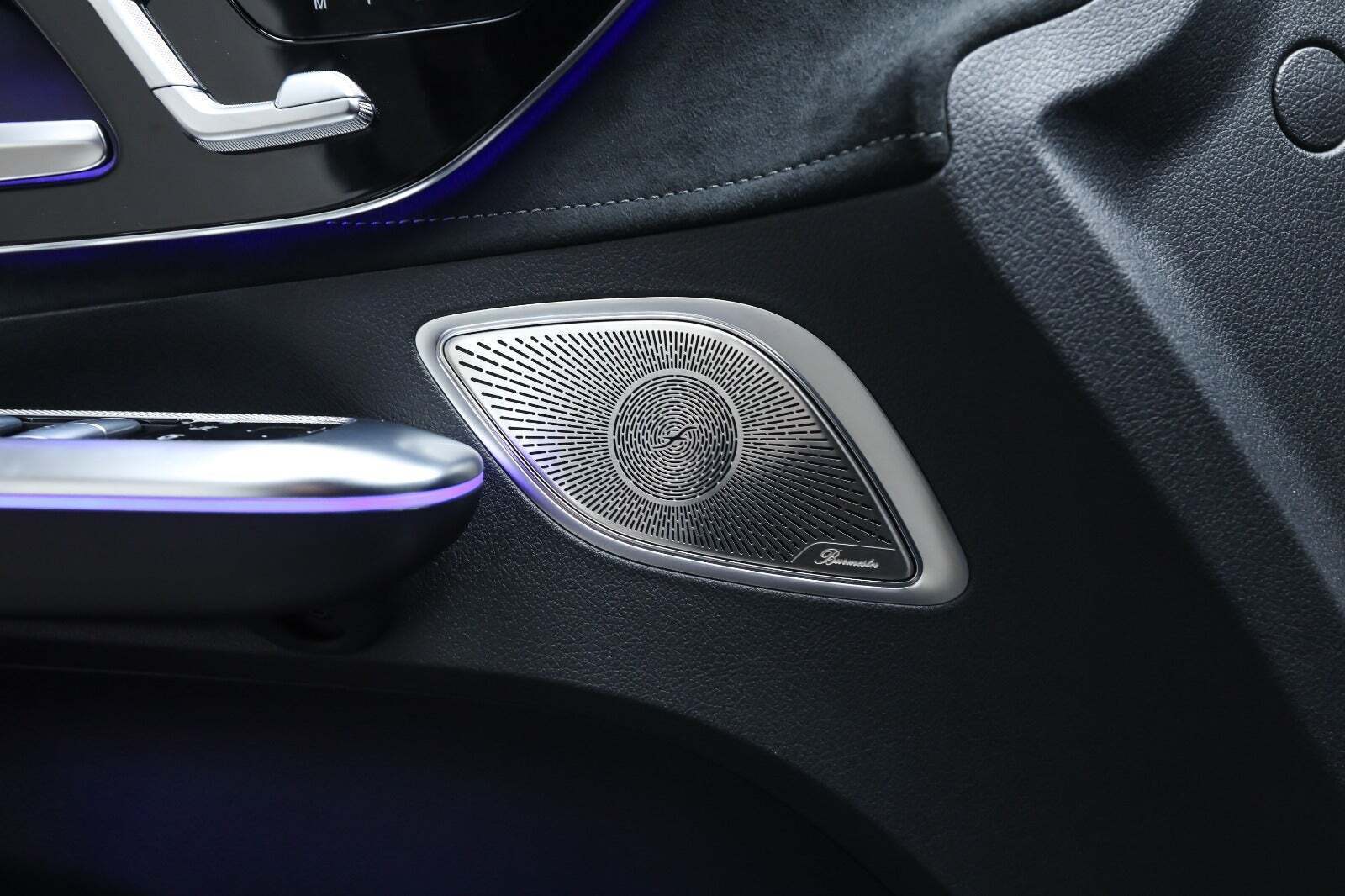 Sort Mercedes EQE350+ fra 2022