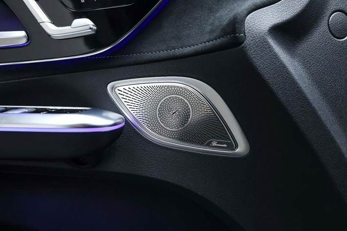 Sort Mercedes EQE350+ fra 2022