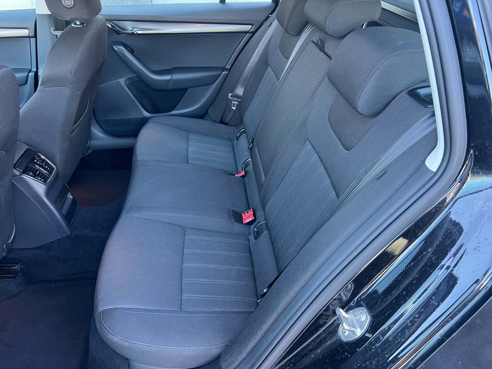 Sort Skoda Octavia fra 2018