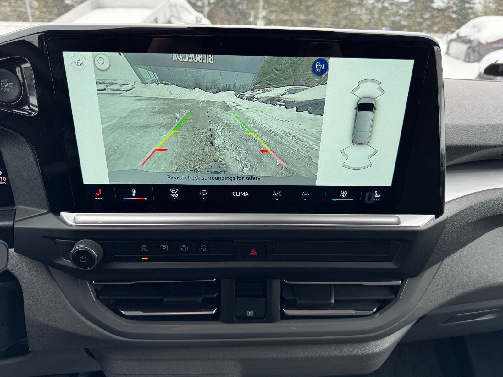 Hvid VW Transporter fra 2025