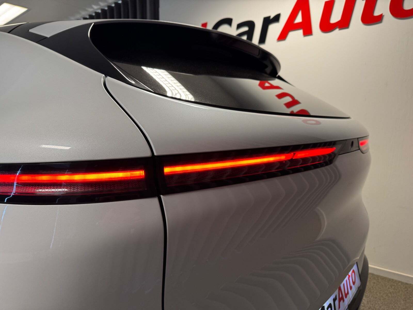 Hvid Xpeng G6 fra 2024