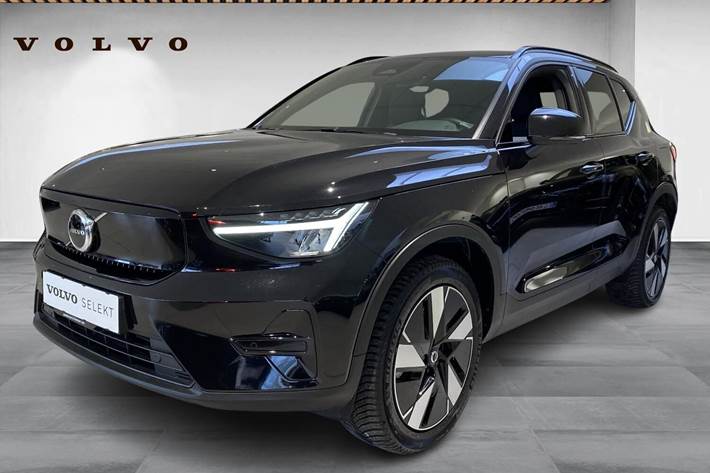 Sort Volvo XC40 fra 2023 set udefra