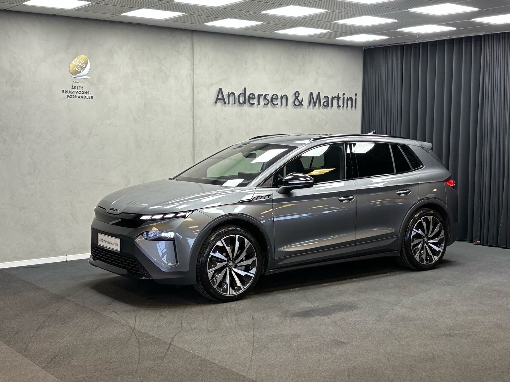 Grå Skoda Elroq fra 2026 set udefra