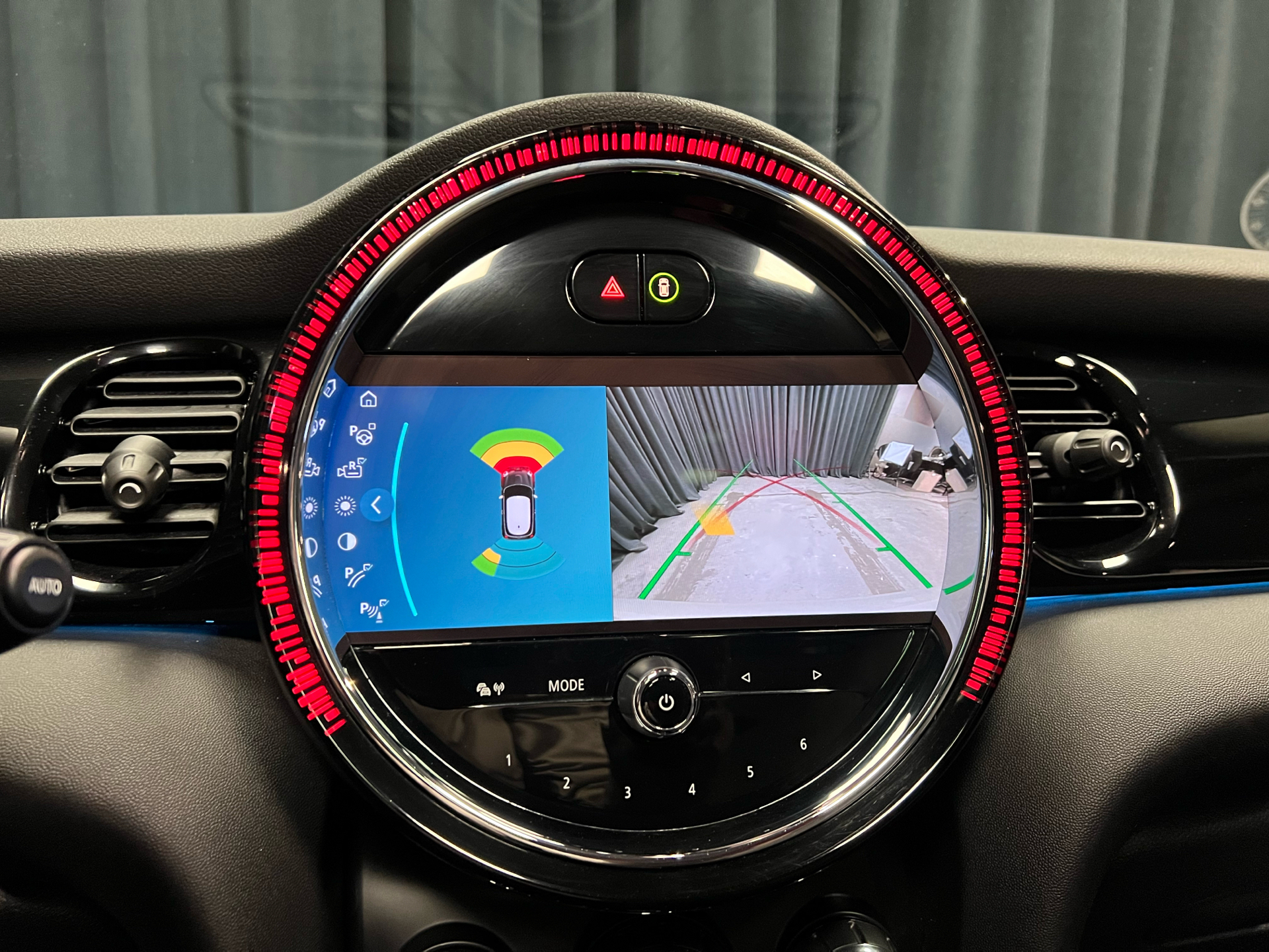 Grå Mini Cooper fra 2022