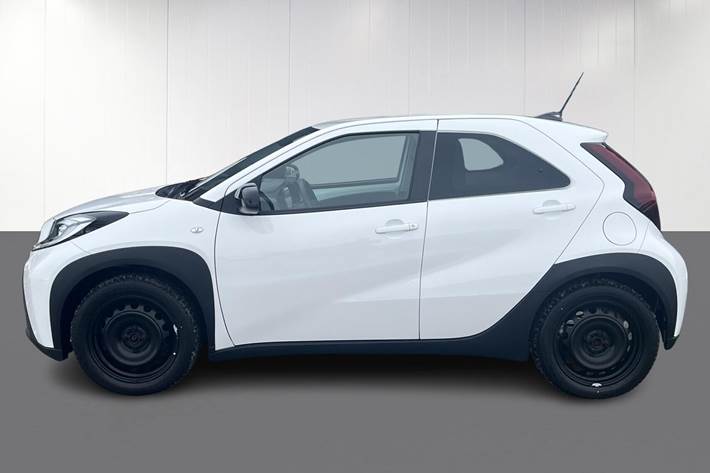 Hvid Toyota Aygo X fra 2023